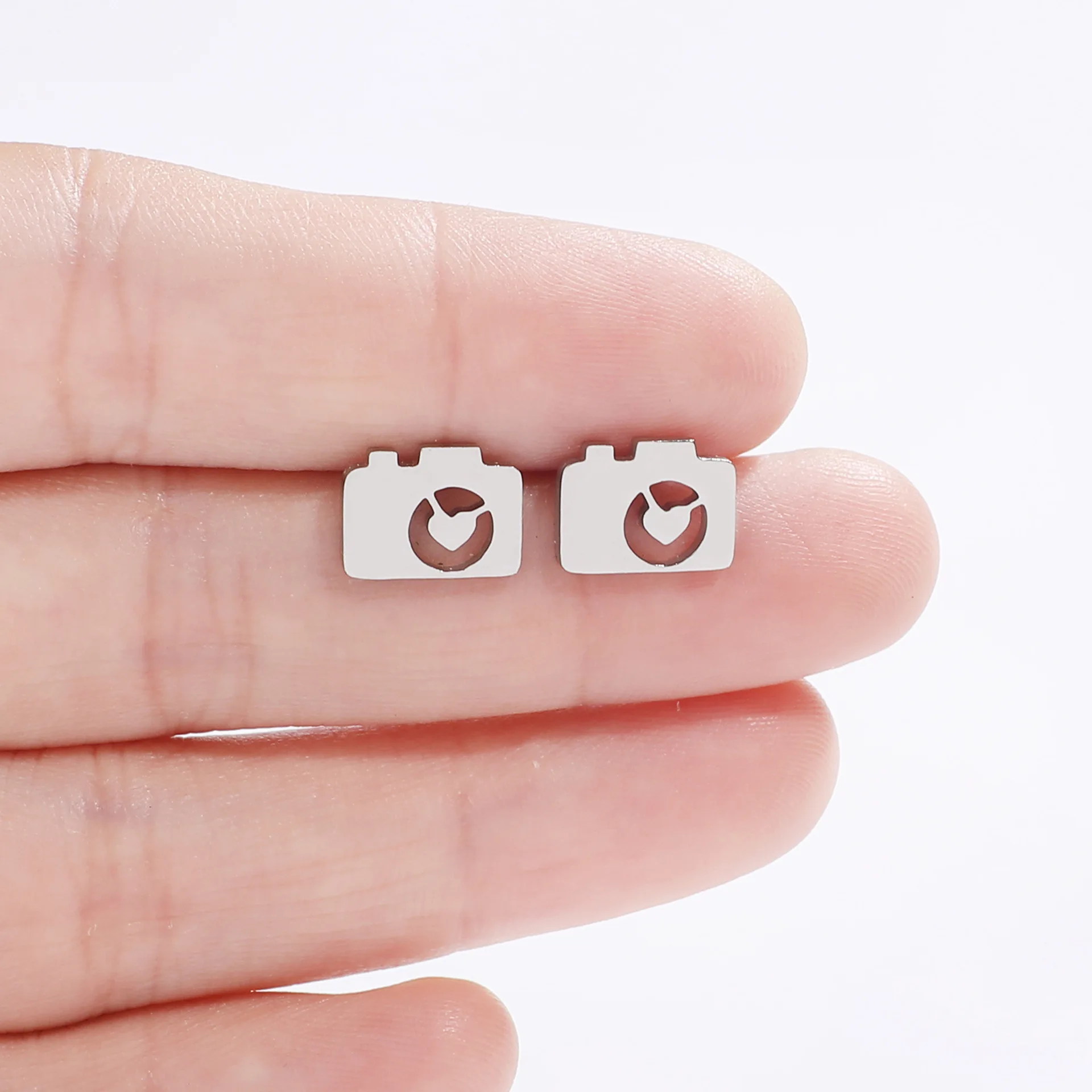 2024 new fashion stainless steel camera earrings product temperament all match birthday anniversary earrings small gift