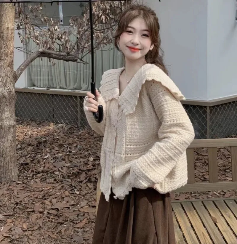 人形の襟付きの女性用ニットカーディガン,ゆったりとした長袖,シングルブレストのセーター,婦人服,女の子のファッション,秋