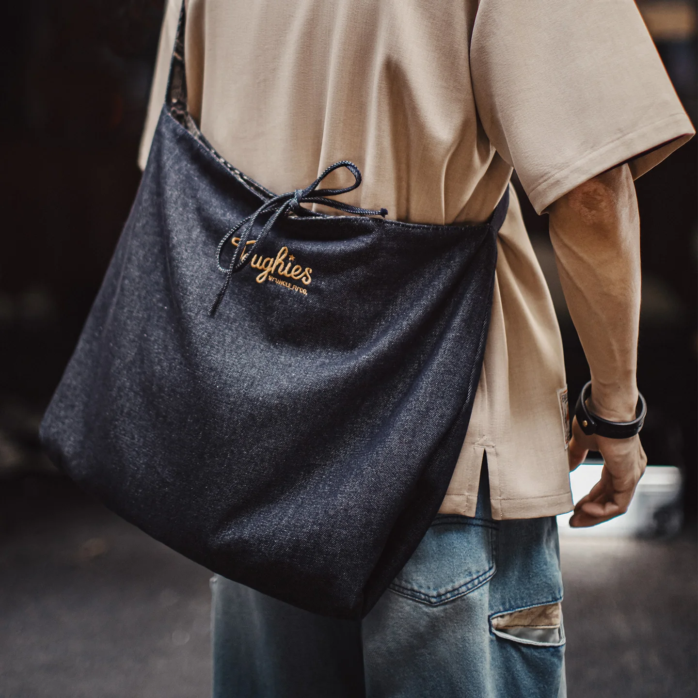 MADEN Reversible Denim Tote Bag Men's Large Capacity Crossbody Shoulder Bag Dual-sided Jean Tote Commuter Unisex Portable Casual