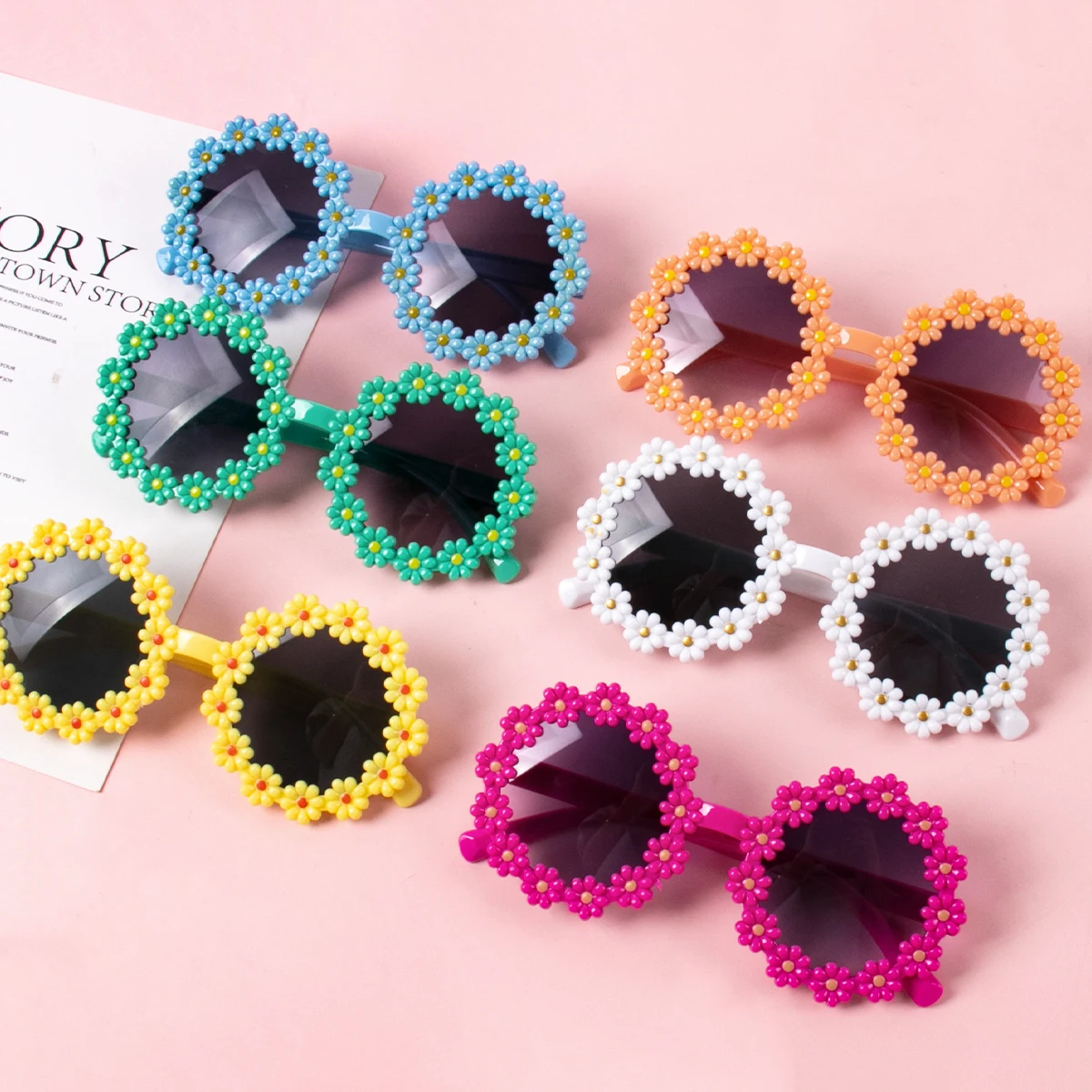 

New Daisy Flower Sunglasses for Adults and Children Round Frame Petal Glasses Summer Outdoor Beach Birthday Fun Party DIY Decor