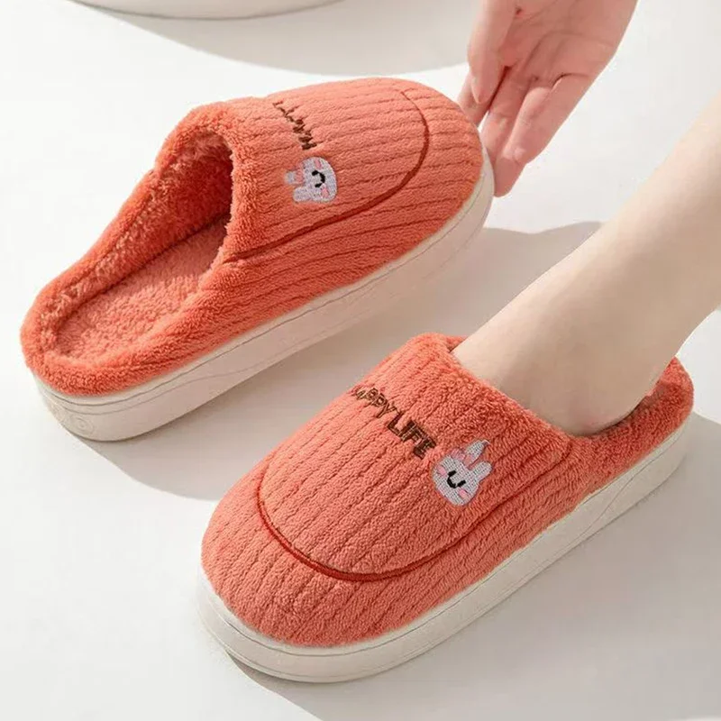 

Зимние домашние тапочки с милым кроликом и вышивкой, женские домашние плюшевые теплые хлопковые туфли, нескользящие тапочки для спальни на мягкой подошве для пар