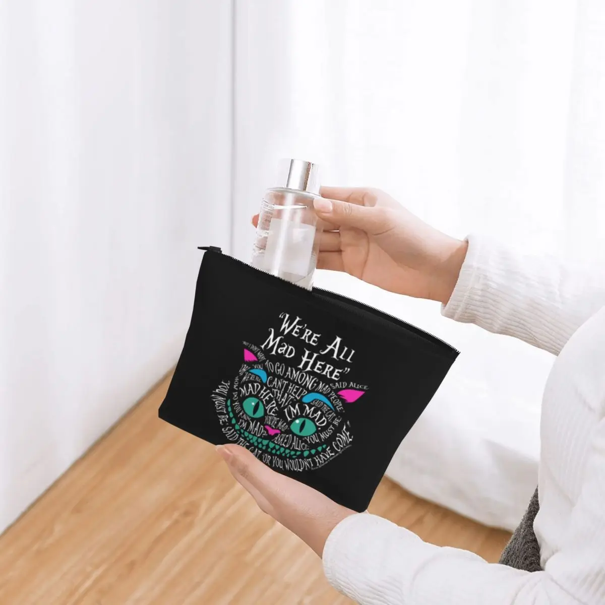 مخصص أليس في بلاد العجائب حقيبة أدوات الزينة المرأة شيشاير القط مستحضرات التجميل ماكياج المنظم السيدات الجمال تخزين صندوق أدوات Dopp