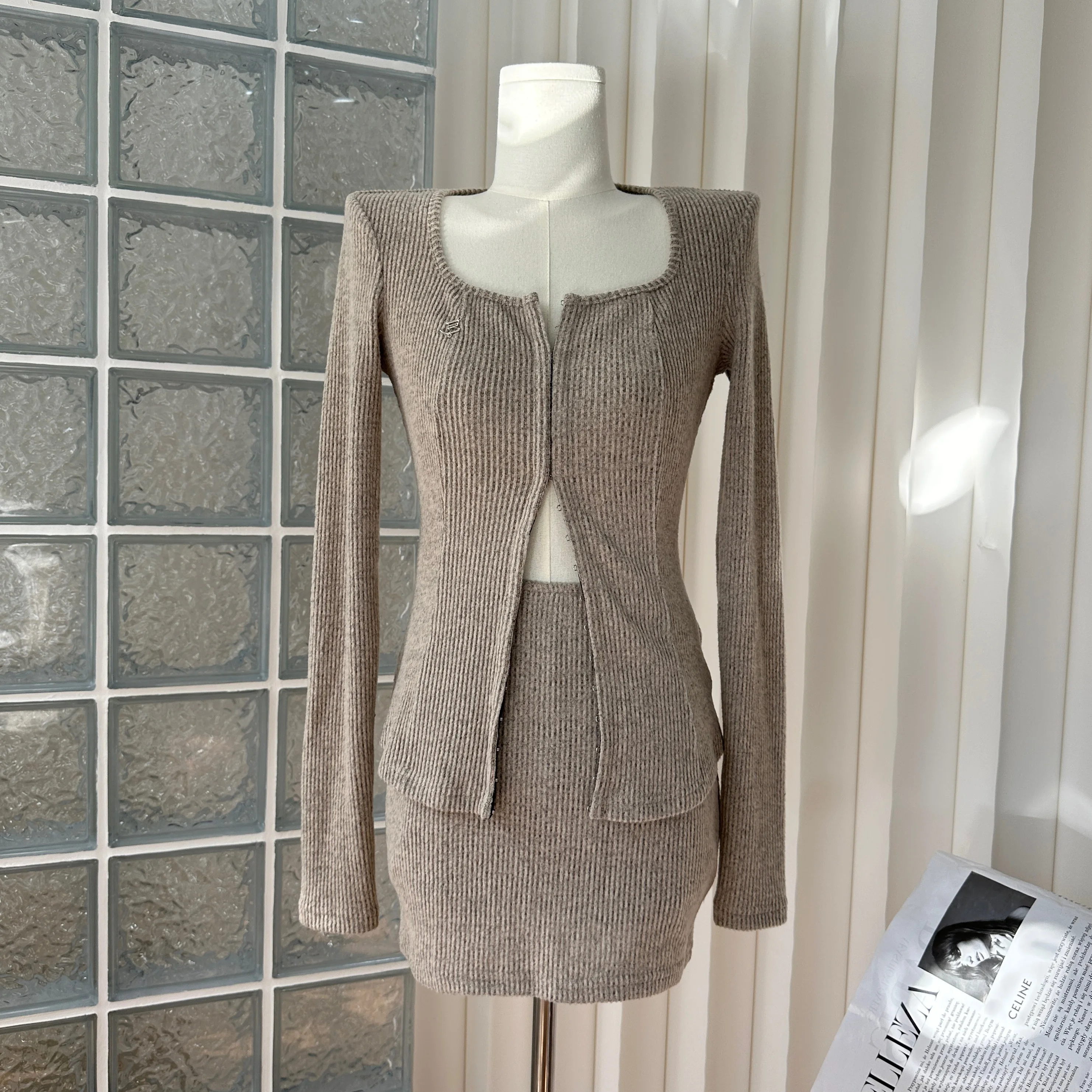 American Sweetheart Versatile Two-color Knitted Suit Skirt Women's Early Spring Korean Drama French Gentle Temperament Dress