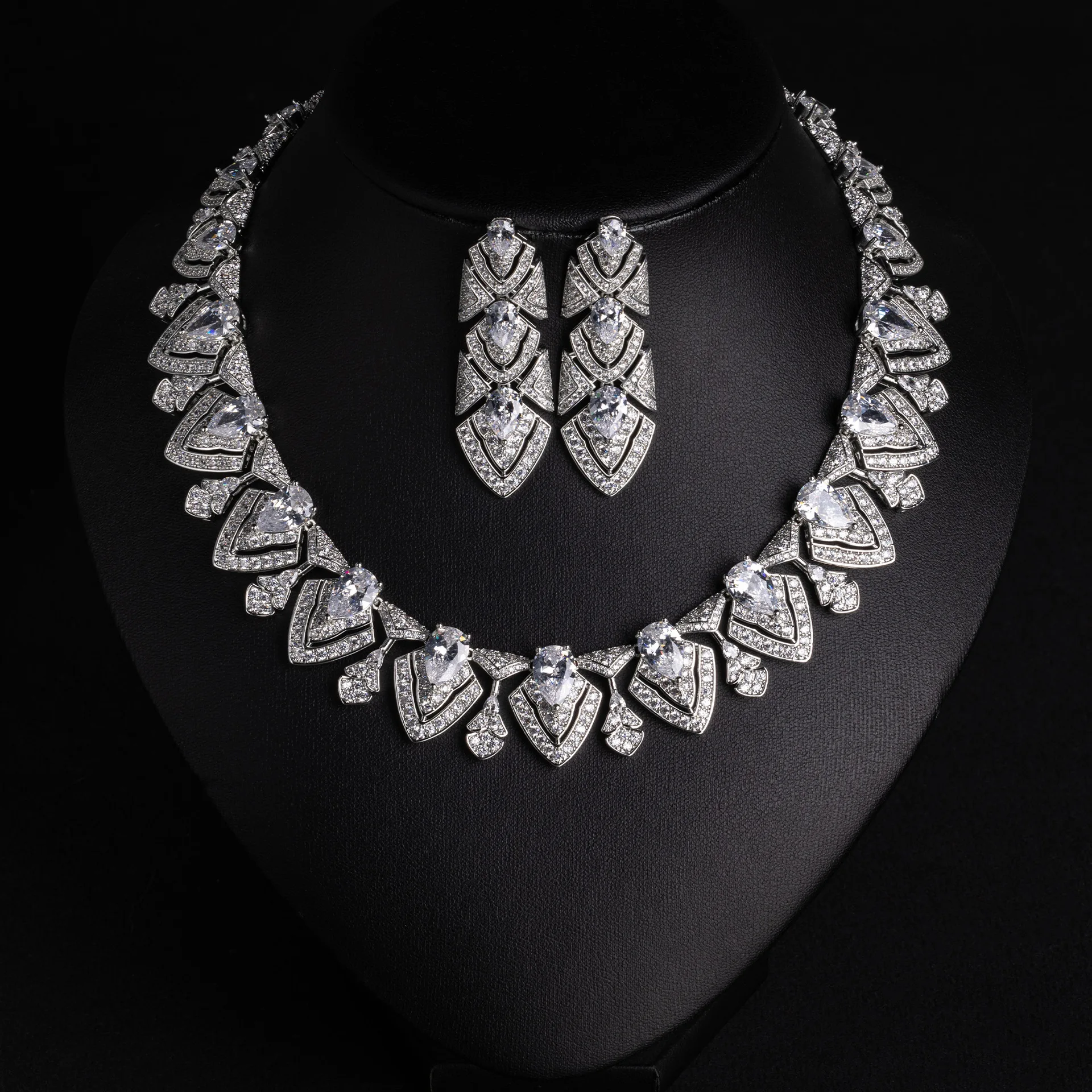 Summer 2026 High-End Women's Zircon Pendant Jewelry Set Light Luxury Evening Earrings And Necklace Wedding Accessory