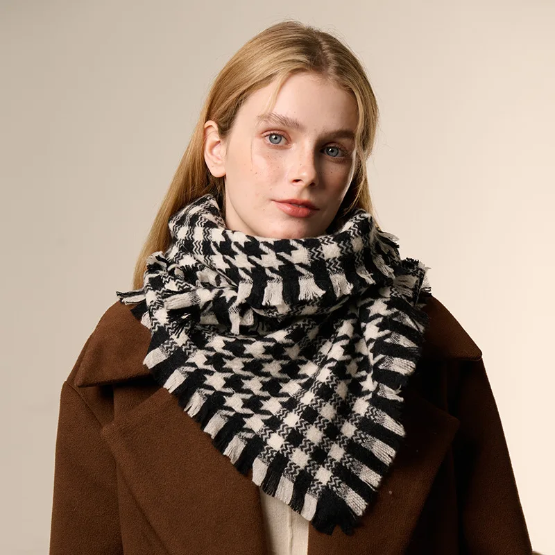

Кашемировый шарф 2025 из чистого кашемира для женской осенне-зимней одежды, черно-белый подарочный шарф в сетку