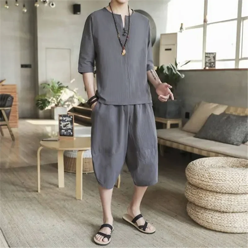 YASUGUOJI Neue Sommer Casual Half-hülse V-ausschnitt Pullover mit Knie Länge Hosen 2 Stück Set Männer Lose Männer Shorts set Männlichen Strampler