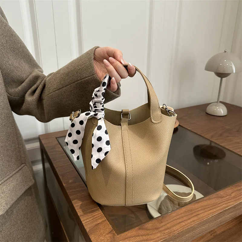 

2025 Vintage Bucket Bag, Textured Crossbody Purse for Women, Minimalist Commuter Tote, Solid Color Day to Night Bag, Chic