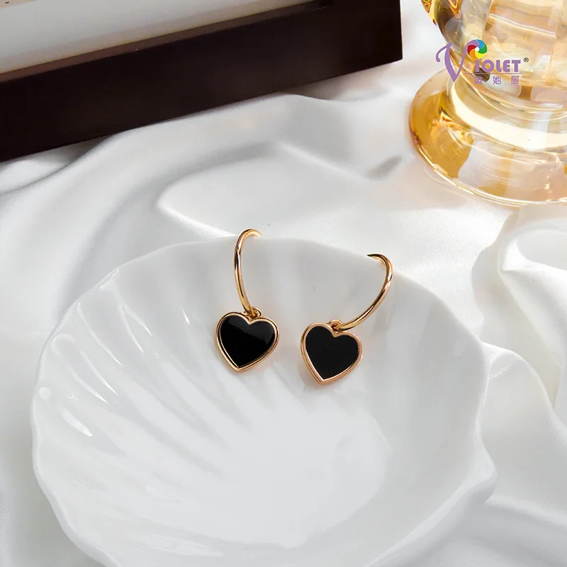 Trendy Black Heart Dangle Earrings for Women Golden Color Metal Open Round Circle Drop Earrings Party Retro Statement Jewelry