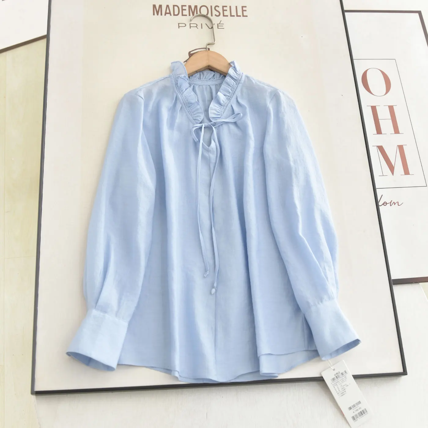 

Синяя блузка с деревянным воротником, весна 2026, новая коллекция, универсальная, стройнящая, омолаживающая, во французском стиле, женская, с длинным рукавом