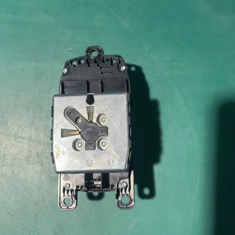 4PIN Media Switch Controller For BMW F10 F11 F30 F36 F33 F32 F25 Replace 6582-9286699-03 6582928669903 Car Accessories