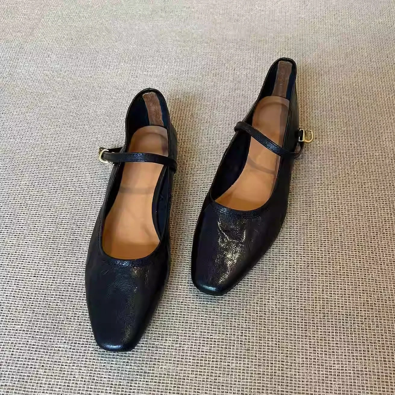 

2023 летние новые женские туфли Мэри Джейн в стиле ретро с квадратным носком на плоском каблуке и ремешком из натуральной кожи, мягкие женские туфли на мелкой подошве