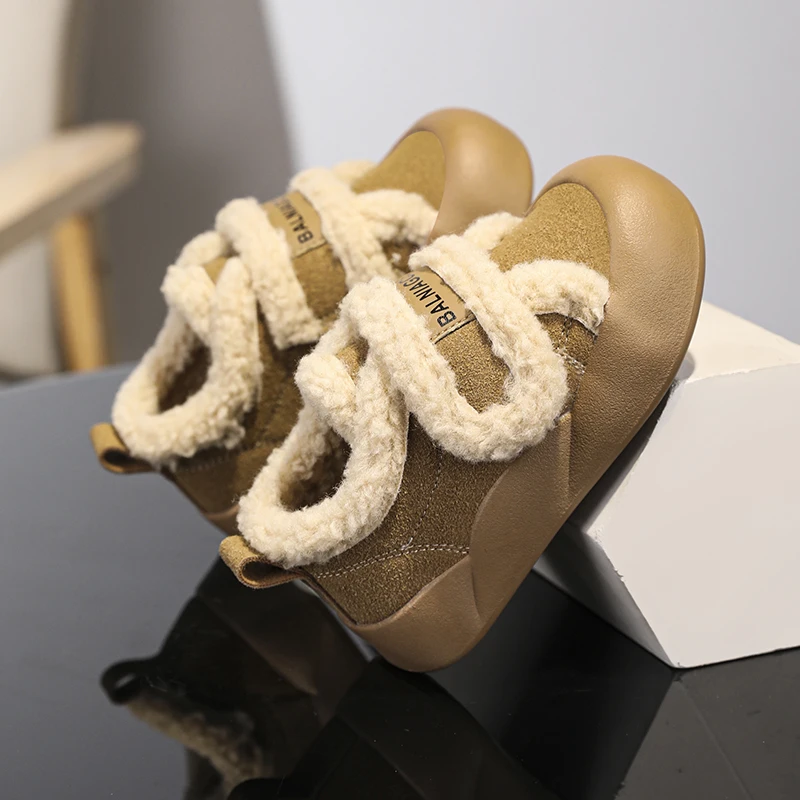 2025 Scarpe invernali nuove per bambini Scarpe in cotone per bambini Scarpe in cotone caldo addensato Scarpe casual comode e alla moda carine