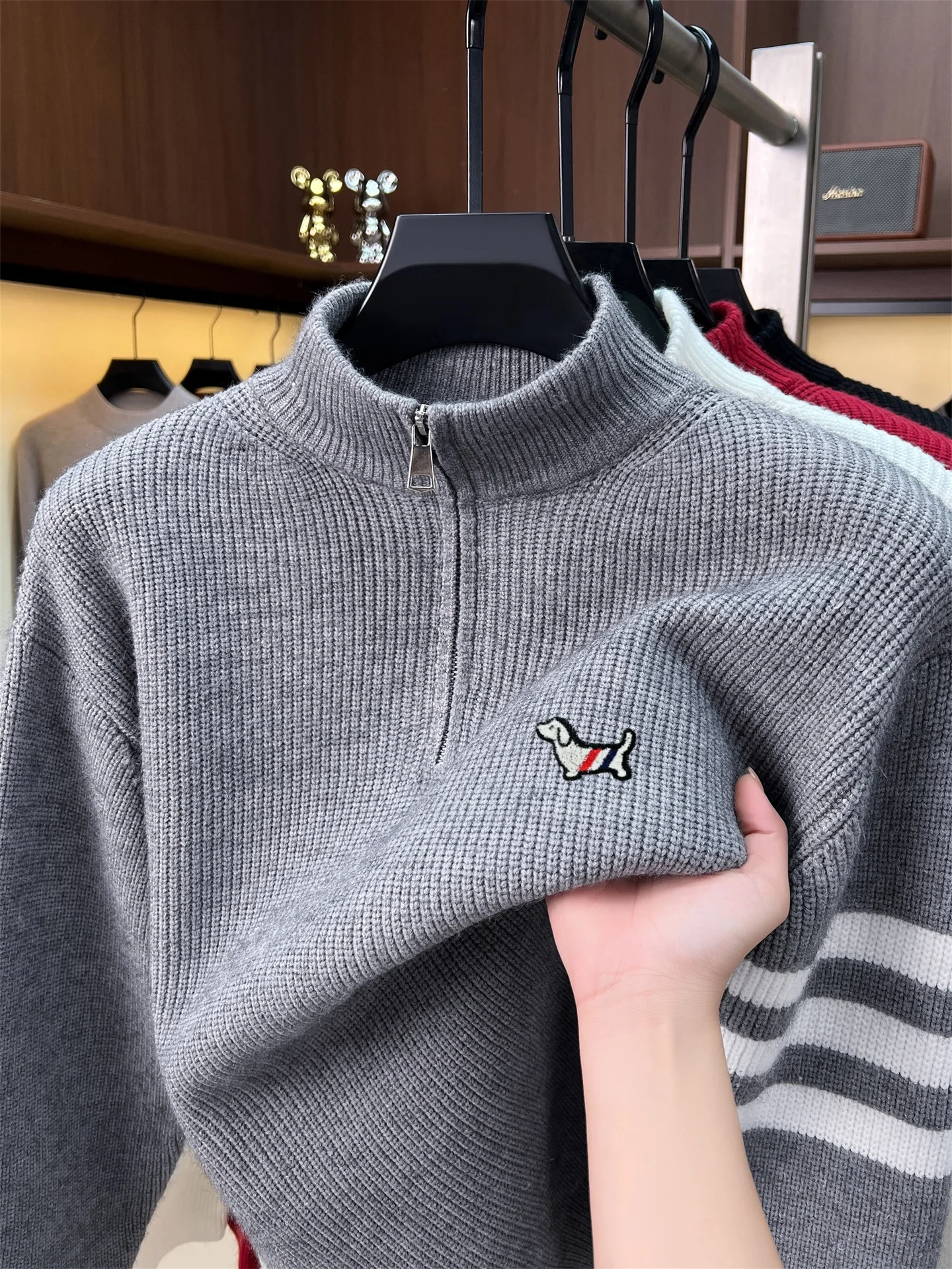 High Quality Trend stripes Knitted Men's Sweater Luxury Brand Puppy Embossed Sporty Style Winter New Warm Zipper Collar Pullover