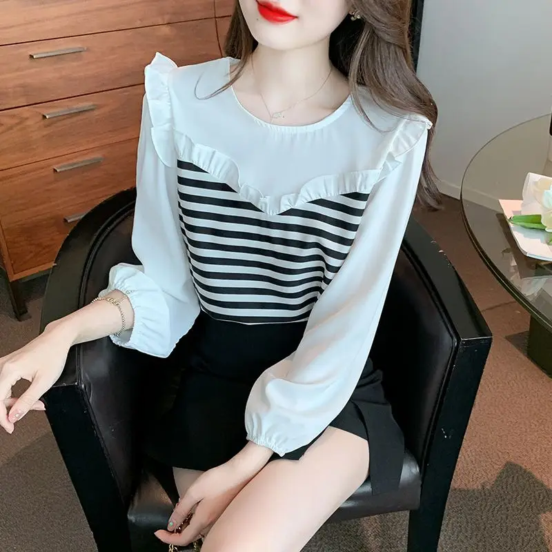 Fashion O-Neck Striped Spliced Ruffles Blouses Women\'s Clothing 2023 Autumn Winter Loose Casual Tops Commuter Shirts