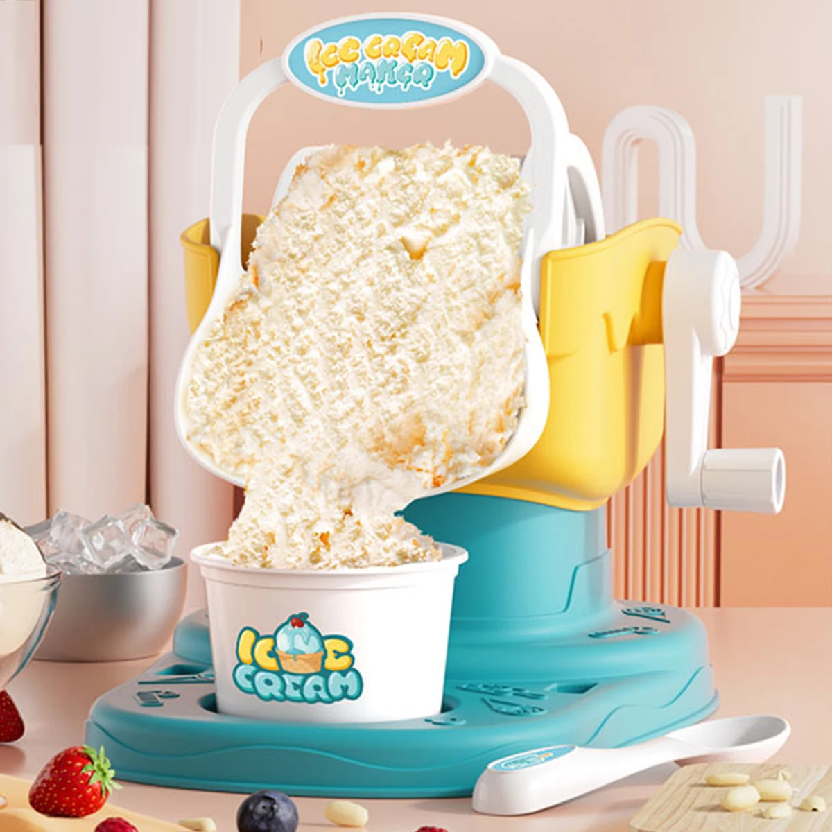 A children's kitchen ice cream machine toy that can make real ice cream. Montessori educational fine motor skills toy