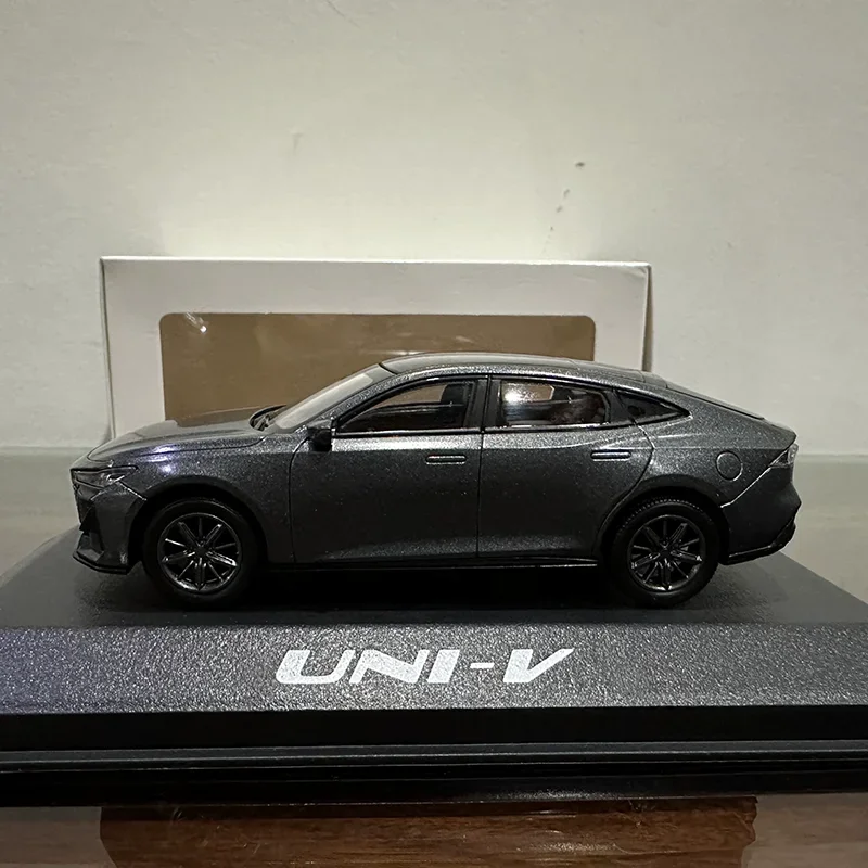 1:43 Scale Changan Uni-v Plastic Car Model Collection Ornaments