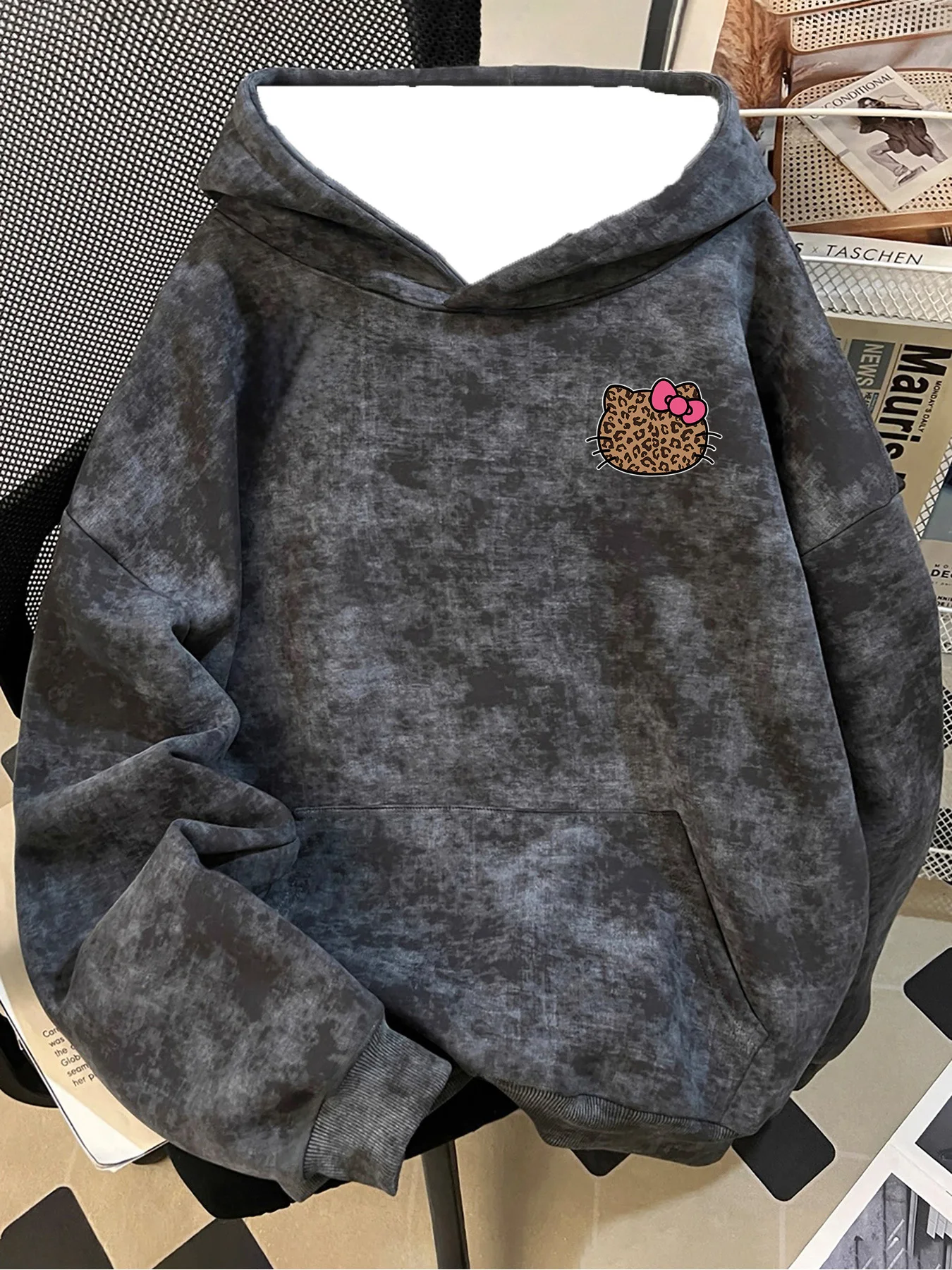 سترة بقلنسوة عصرية جديدة على طراز الشارع الأمريكي الكرتوني للخريف والشتاء وممتعة وطباعة الفهد اللطيفة بطباعة هالو كيتي #2