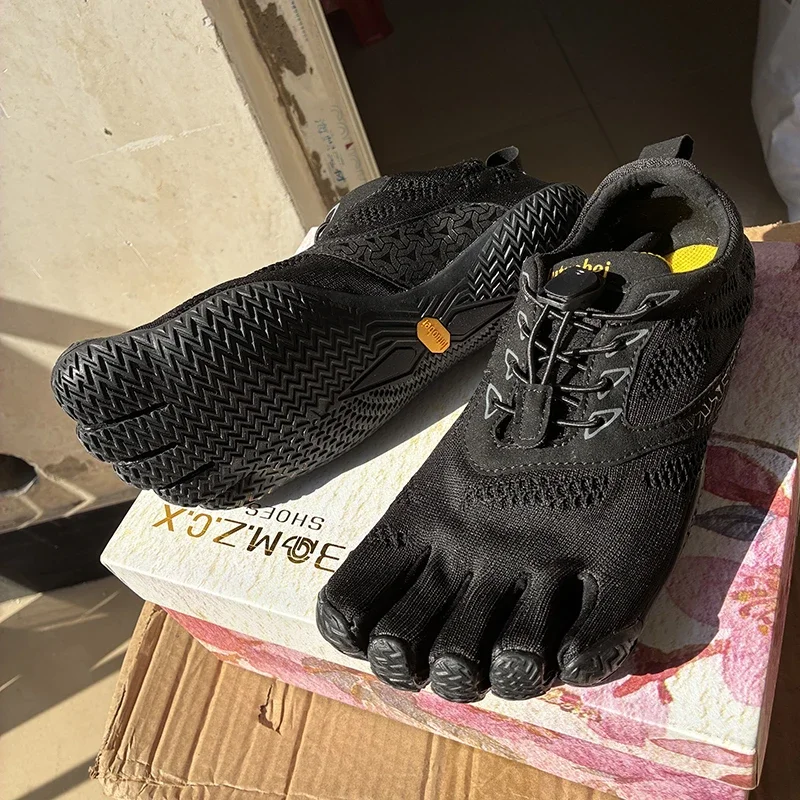 

PopHigh Quality Women FiveFingers Casual Sneakers Men Safety Walking Shoes Men's Climbing Shoes Designer Unisex Split Toe Shoes