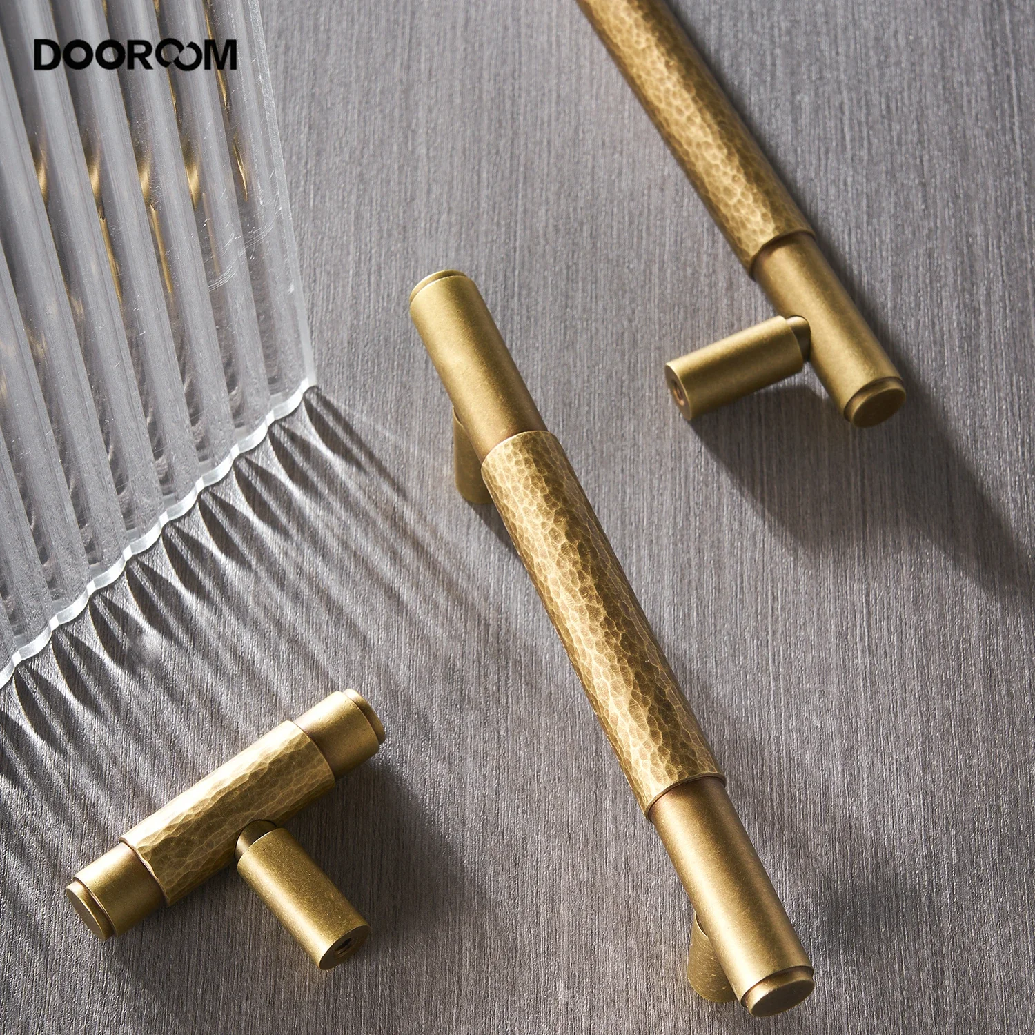 

DOOROOM Solid Brass Furniture Handle New Golden Retro Texture Cupboard Brushed Door Knob Kitchen Cabinet Drawer Pulls Bar Handle