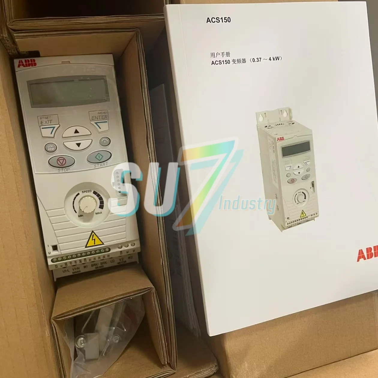 창고에 새로운 ACS150-03E-07A3-4 ACS150-03E-08A8-4 주파수 변환기