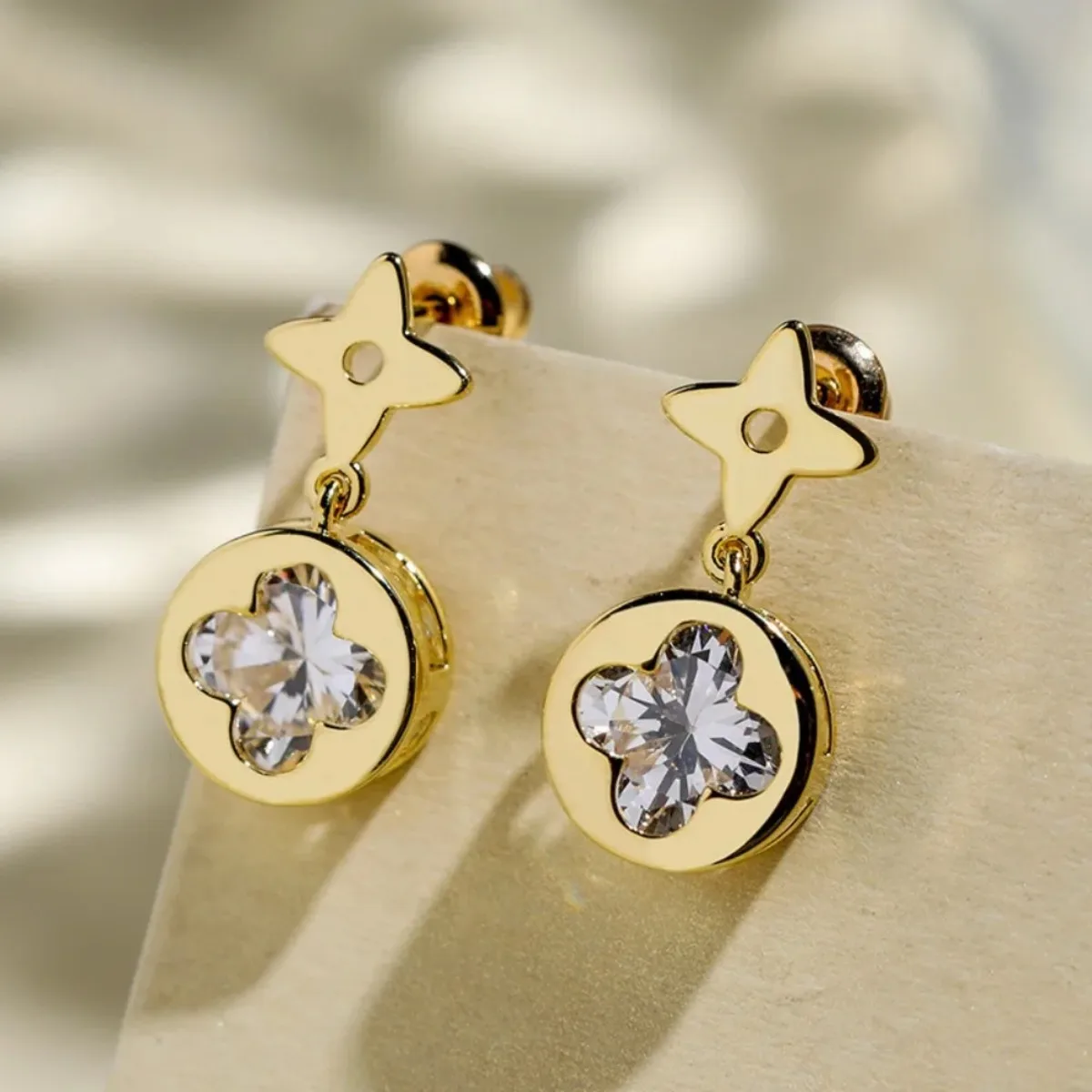 

925 silver pair four-leaf flower auspicious earrings sweet romantic fashion simple jewelry gift suitable for ladies daily wear