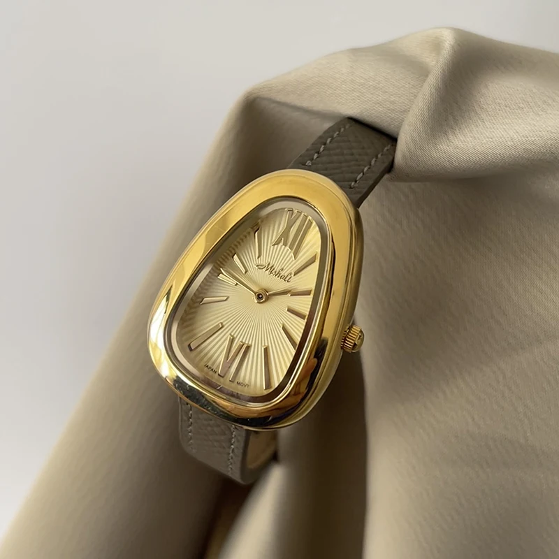 

New Watch With Original Design And Small DialElegant And Sophisticated Women'S Gift A Light Luxury Women'S Watch A Women'S Gift.