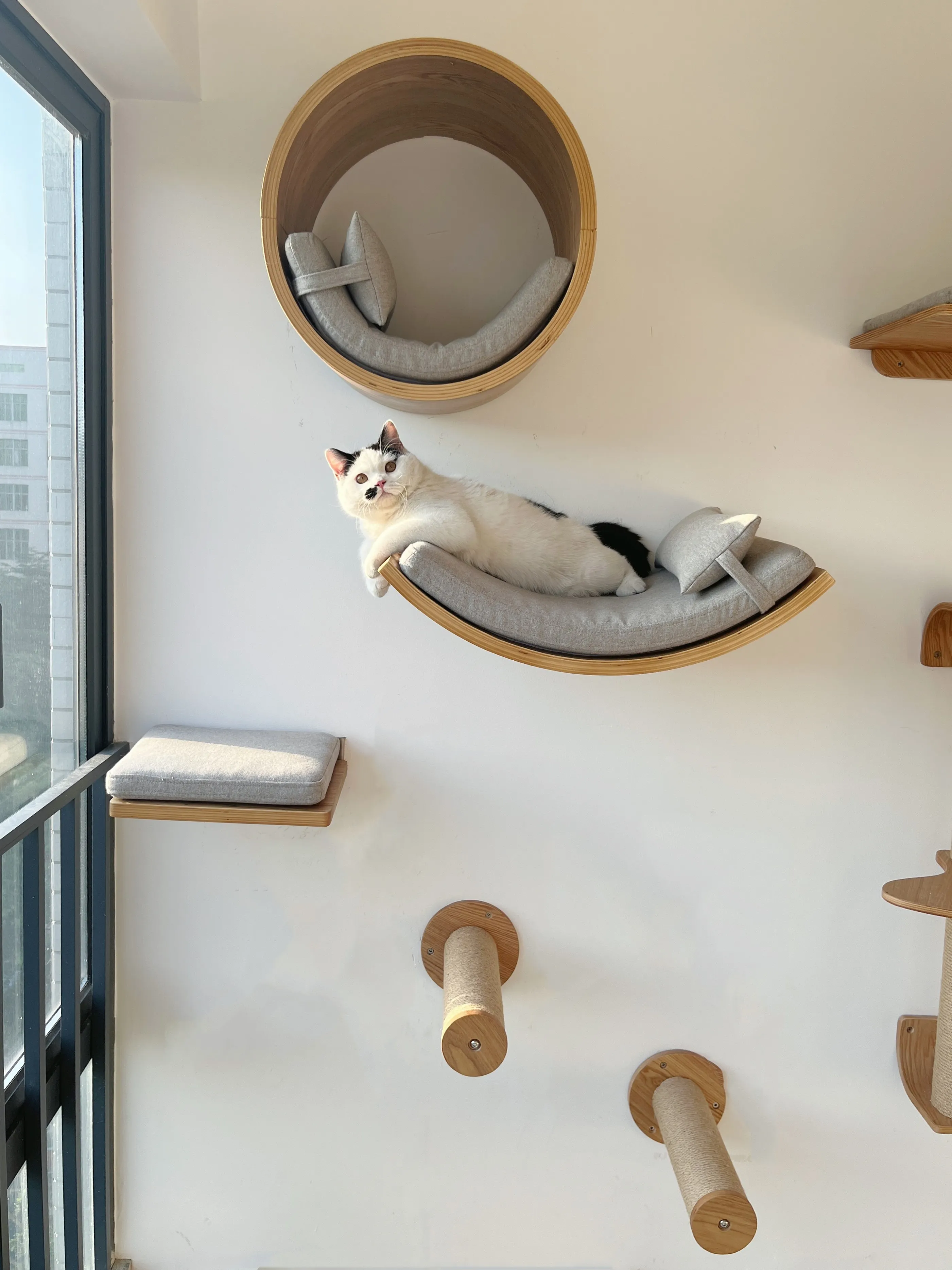 Solid wood cat climbing frame, wall mounted ladder, cat nest integrated, cat jumping platform