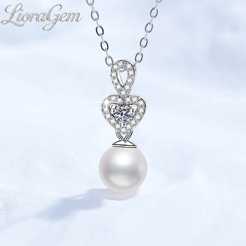 LioraGem Platinum PT950 Moissanite Necklace, Natural Freshwater Pearl Aurora Near-Round 8mm Heart-Shaped Pendant Clavicle Chain