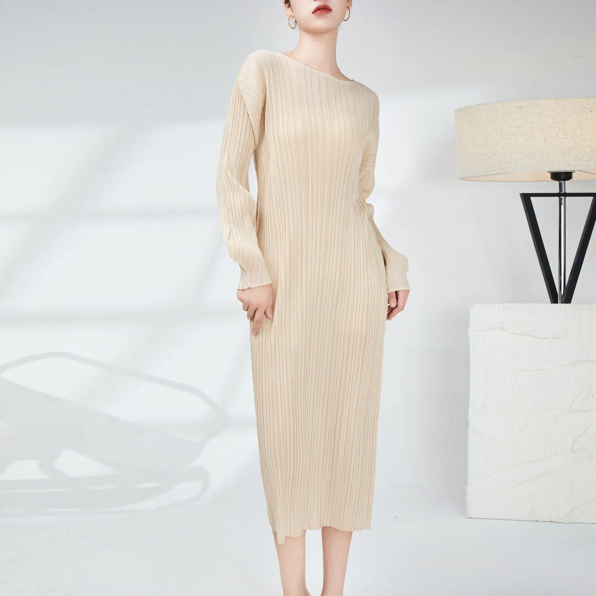 

Dresses For Women Simple Solid Colour High Stretch Miyake Pleated Round Neck Long Sleeved Over The Knees For Female 45-75kg