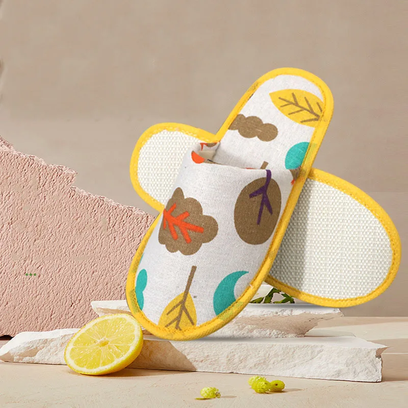 

1 пара детских одноразовых тапочек для путешествий в отеле, вечерние гигиенические домашние одноразовые тапочки для гостей с закрытым носком для мальчиков и девочек