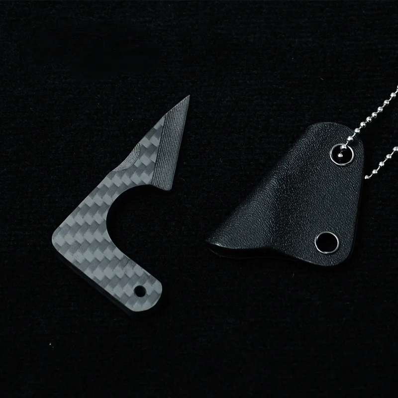 Carbon fiber necklace \