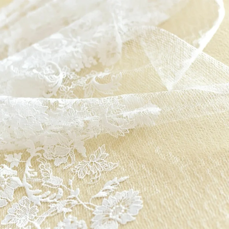 

Белая высококачественная хлопковая сетчатая кружевная ткань с вышивкой для свадебных платьев, украшений для платьев и аксессуаров для одежды