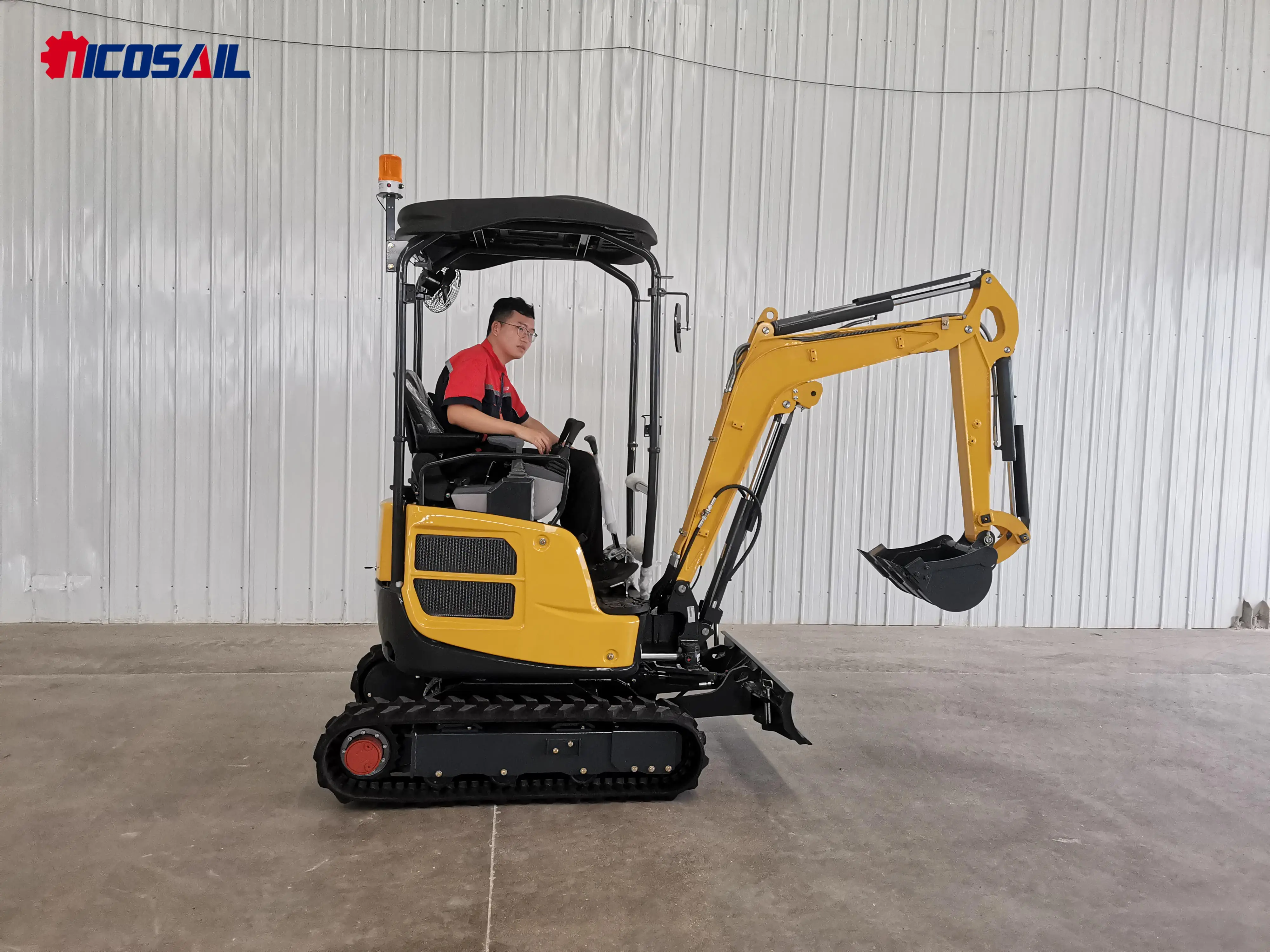 

Small Mini Excavator 1.8-2 Tons Compact Garden Farm Use New Quality Hydraulic System Light Weight Excavator for Sale