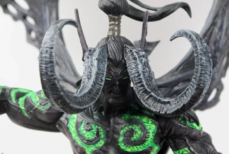 25cm DC Game WOW Character Demon Hunter illidan Stormrage Action figure PVC statue Collectible Model kids gift toys Deluxe Boxed