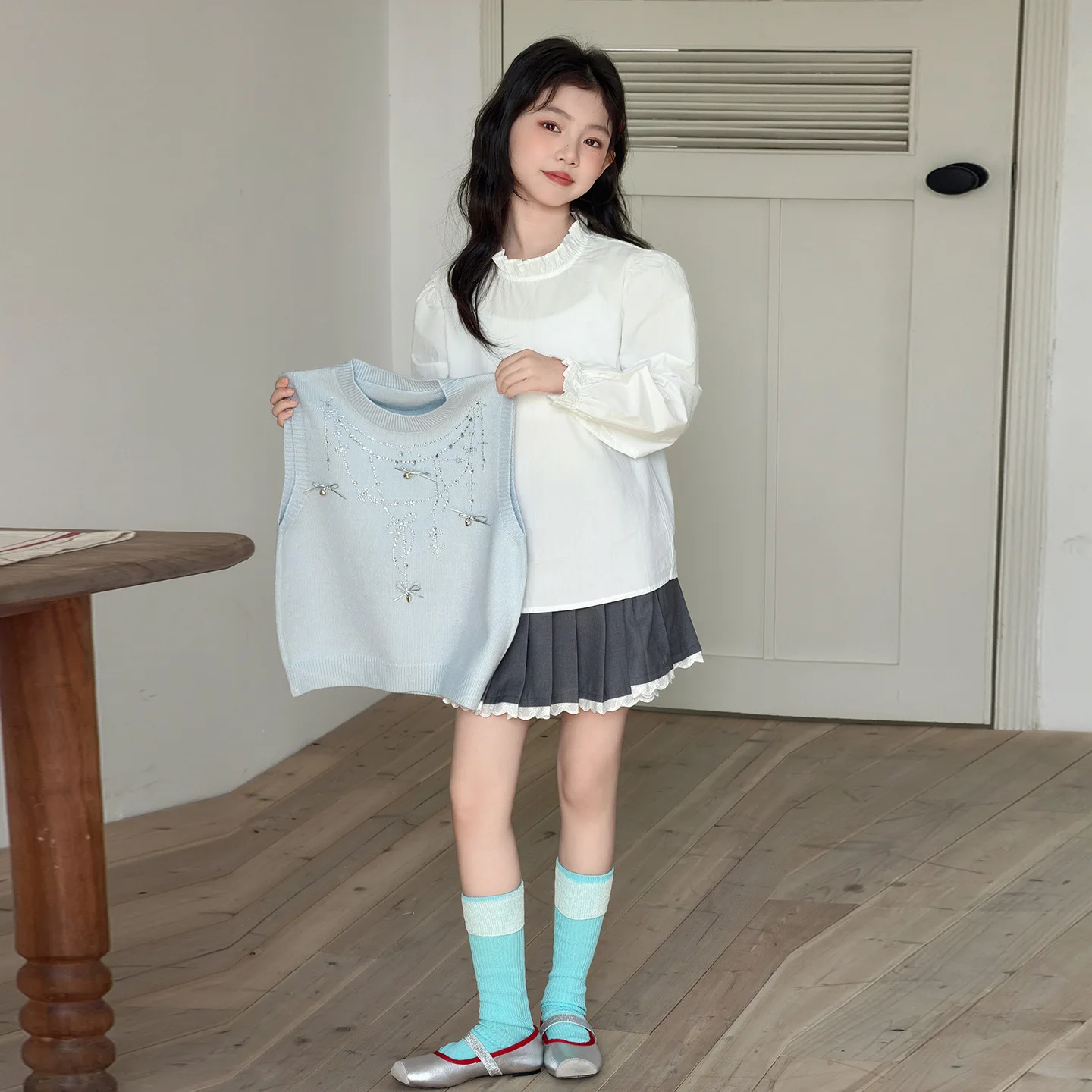 Girls Spring Autumn Set 2026 New Sweet Girls Korean Shining Sweater Shirt Pleated Skirt Three Piece Set