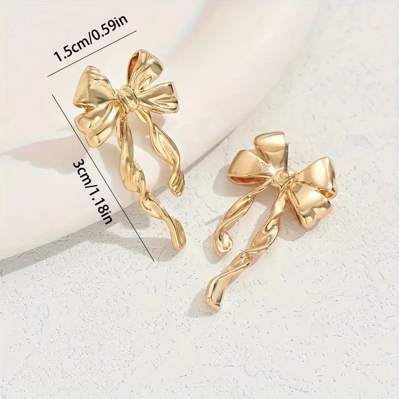 1 Pair of Fashionable and Simple Gold Bow Earrings for Women, Suitable for Daily Wear