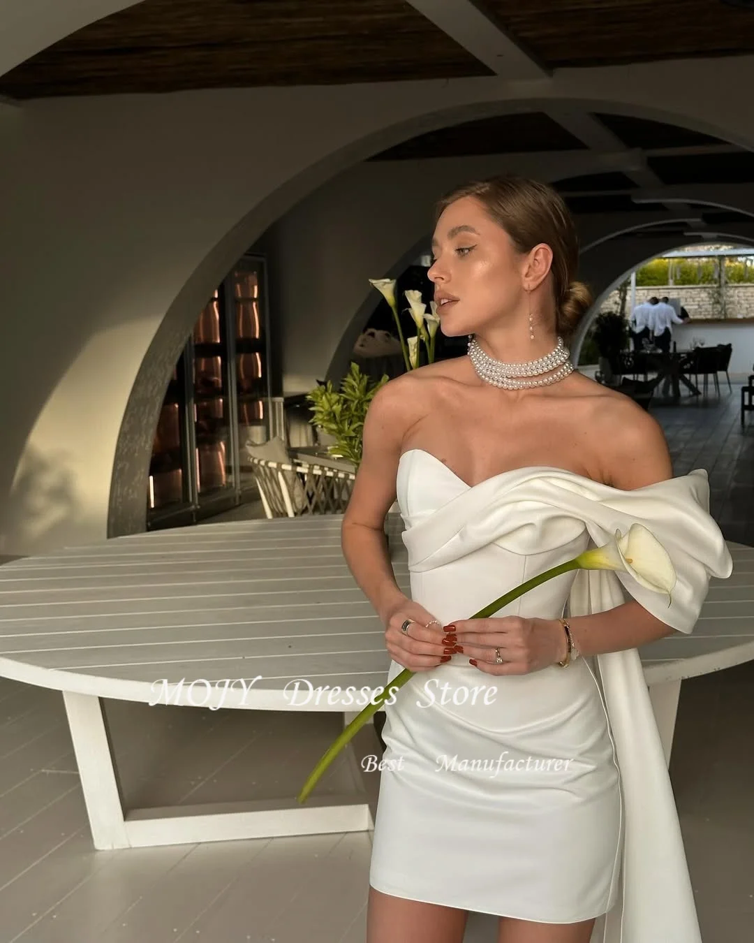 Mojy Maßgeschneidertes One-Shoulder-Schatzkleid mit asymmetrischen Falten und Satin-Etui, Mini-Hochzeitskleid mit Reißverschluss hinten über dem Knie