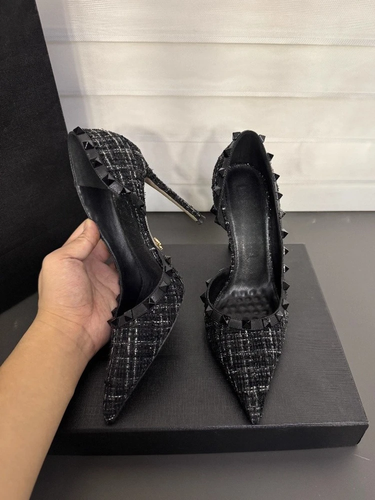 

New black woven high heels with feminine temperament, high-end slim heel, side hollow rivets, sexy pointed toe
