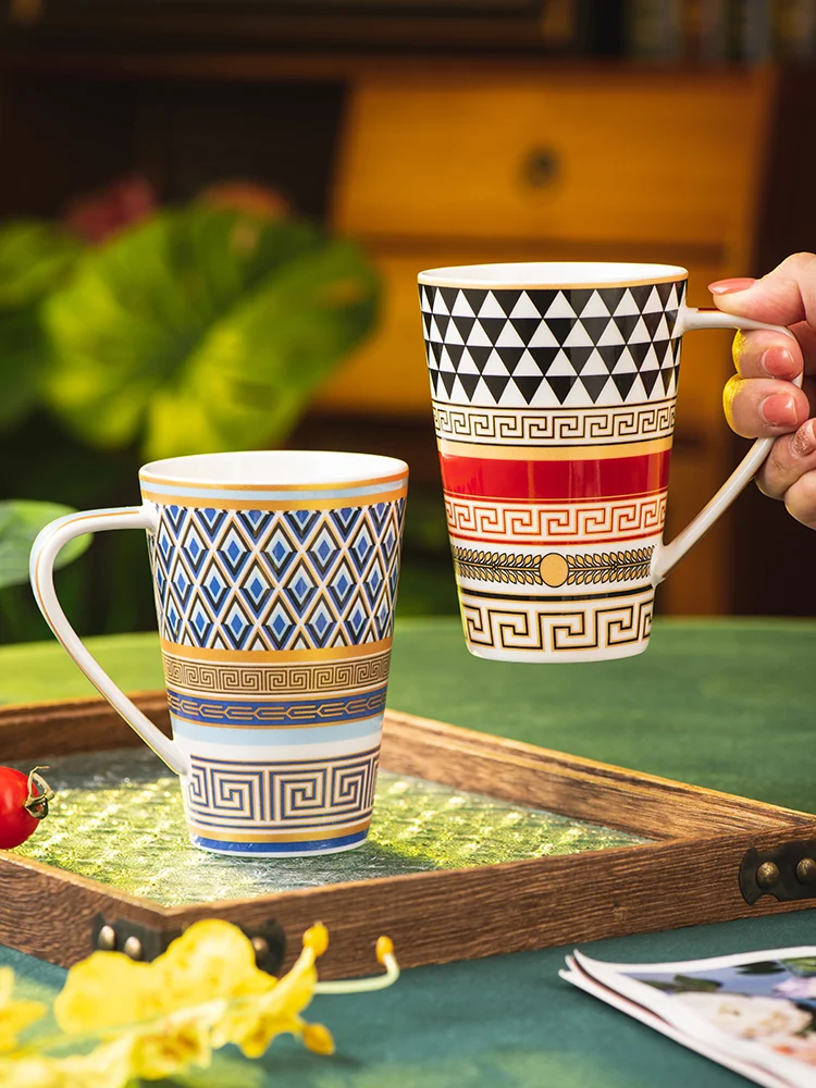 

Элегантные керамические кружки для кофе, набор для пары, новые подарки на свадьбу и день рождения, европейский стиль, фарфоровые чашки с ручкой