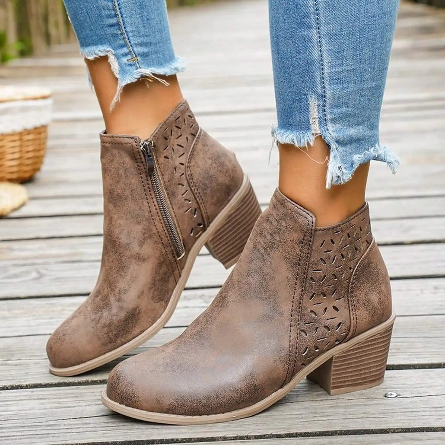 Women's Autumn Winter New Chelsea Boots, Hollow Out Pointed Toe Low Tube Square Heel Ankle Boots European American Fashion Casual Daily Wear Shoes