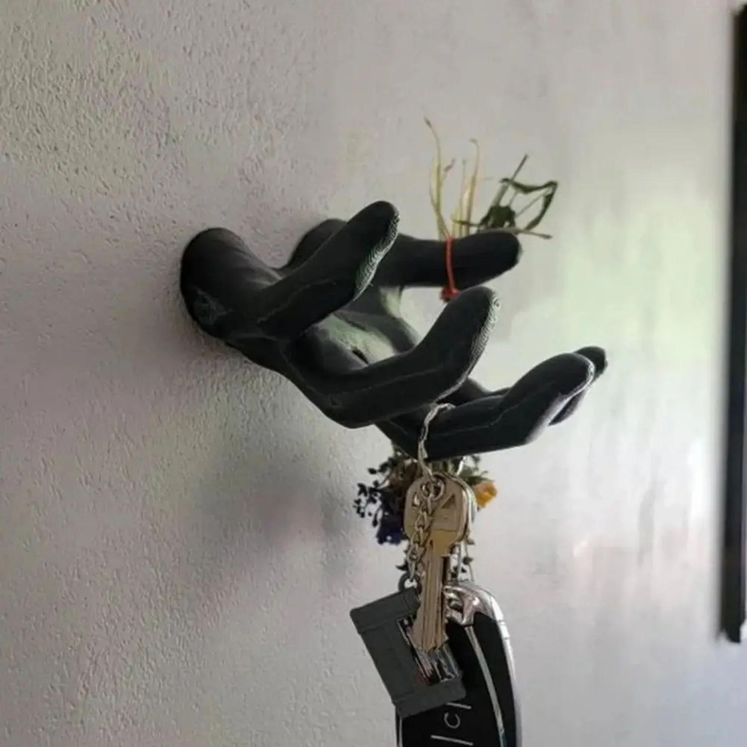 Halloween Decorations Candle Holder Demon Hand Sculpture Wall Mounted Gothic Sculpture Spooky Devil Hand Indoor Horror Ornament