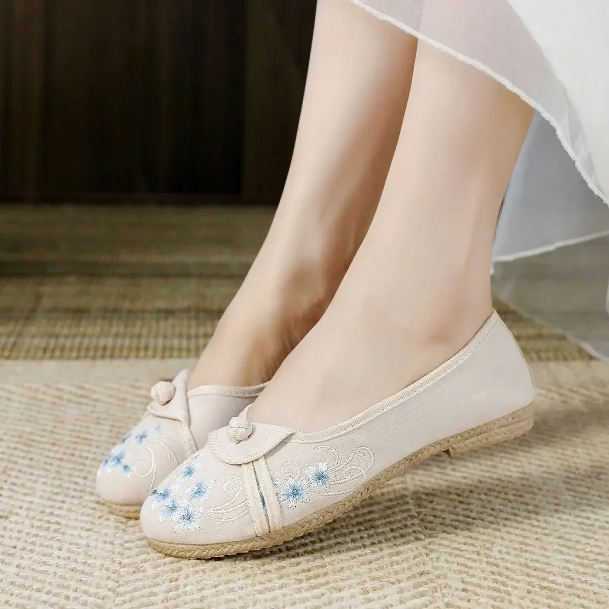 

Spring Autumn Soft Woman Footwear Cheap 2025 New Trends In Original Daily Routine High Quality Stylish Casual 39 Shoes for Women