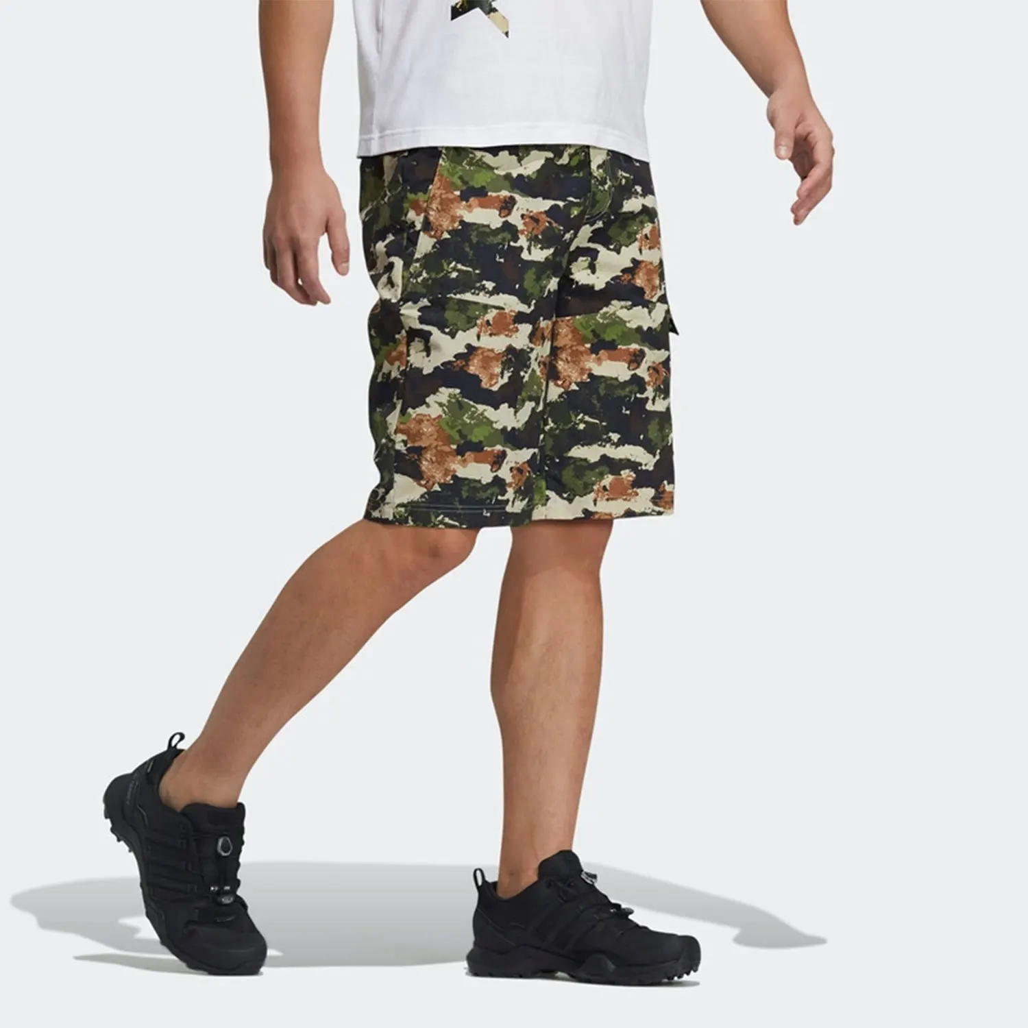 

Adidas оригинальные летние камуфляжные мужские спортивные шорты для бега GN7576