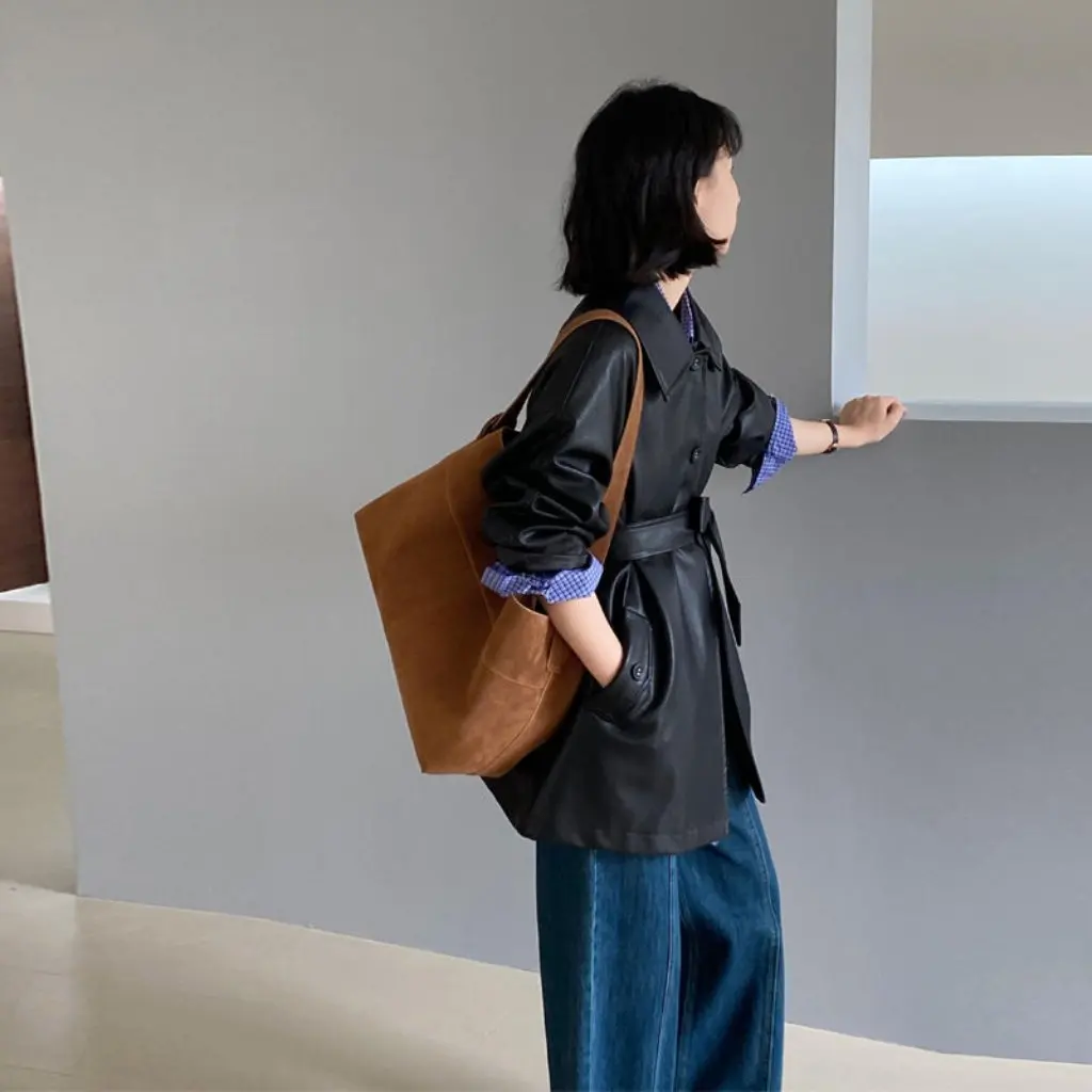 Cappotto da donna in pelle nera Giacca corta alla moda di fascia alta per la primavera e l'autunno Capispalla popolare in stile americano