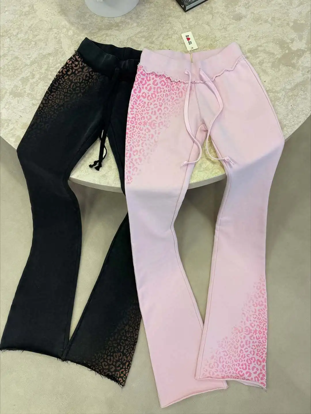 2026 is still the new autumn ladies' suit, street trend printing hooded cardigan sweater strap micro-trousers. view 4