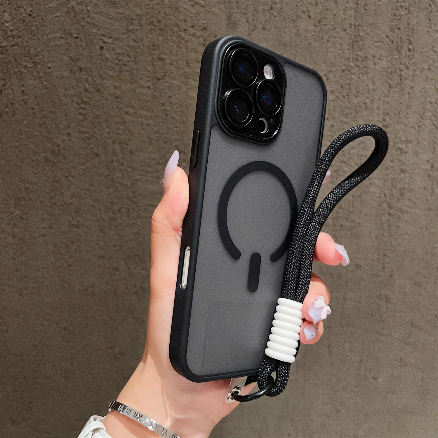 Matte, durchscheinende, magnetische Rüstung mit Trageband-Hülle für iPhone 17, Air 16, 15, 14 Pro Max, 13, 12, 11, kabelloses Laden, stoßfeste Abdeckung