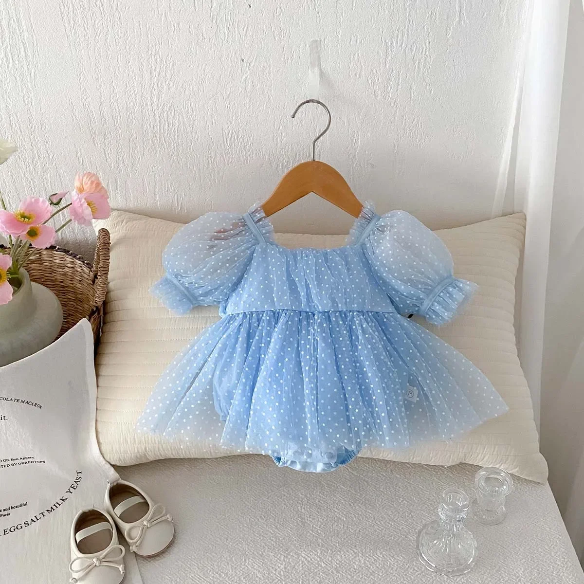 Gaun lengan gelembung anak perempuan, gaun jumpsuit anak perempuan usia satu tahun, gaun kue putri Ha Yi titik gelombang manis jaring musim panas
