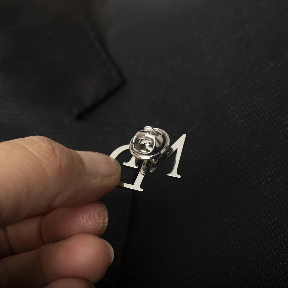 

Minimalism Personalize Custom Initials Brooch Stainless Steel Men Name Letters Shirt Lapel Pin Groom Best Men Wedding Jewelry