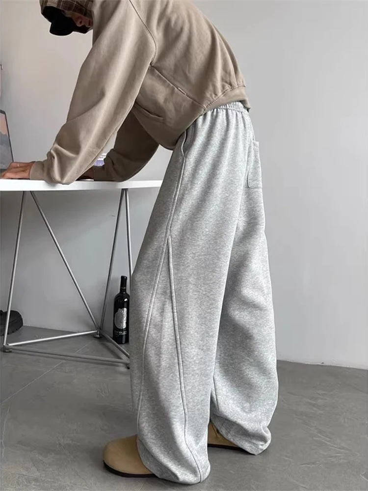 Men's Autumn Winter Fleece Lined Loose Fit Sports Pants Straight Leg Casual Trousers Comfortable Drapey Lazy Feeling Bend Knife