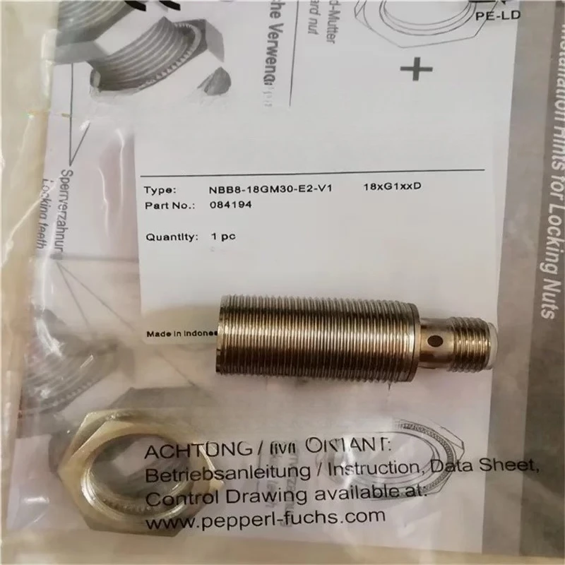 Proximity switch sensor NBB8-18GM30-E2-V1 four-pin plug-in PNP normally open inductor new
